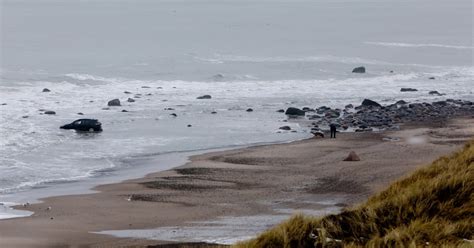 død mand hirtshals|Bil stod i vandet nær død 55